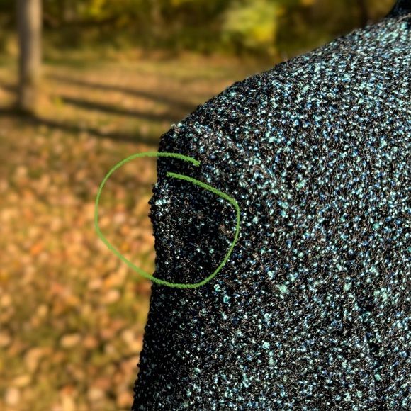 St. John bouclé tweed knit blazer in speckled blue & black w fringe trim Sz 12 - Picture 15 of 15